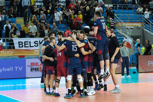 «ФАКЕЛ» - в полуфинале клубного чемпионата мира!