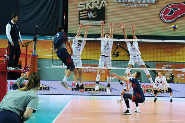 «ФАКЕЛ» - в полуфинале клубного чемпионата мира!